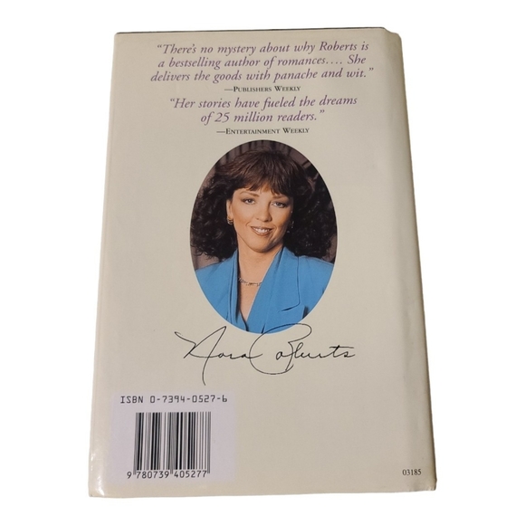 Nora Roberts 3-in-1 Edition Daring to Dream/Holding the Dream/Finding the Dream - Picture 2 of 4